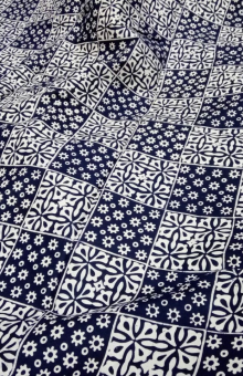 Bantulan Biru NR220