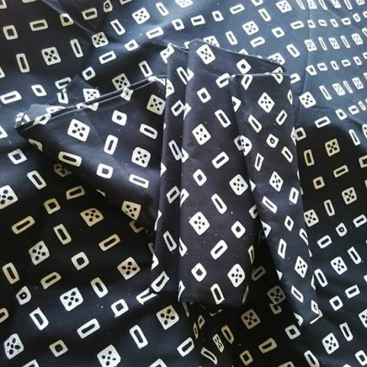 Monochrome NR0004